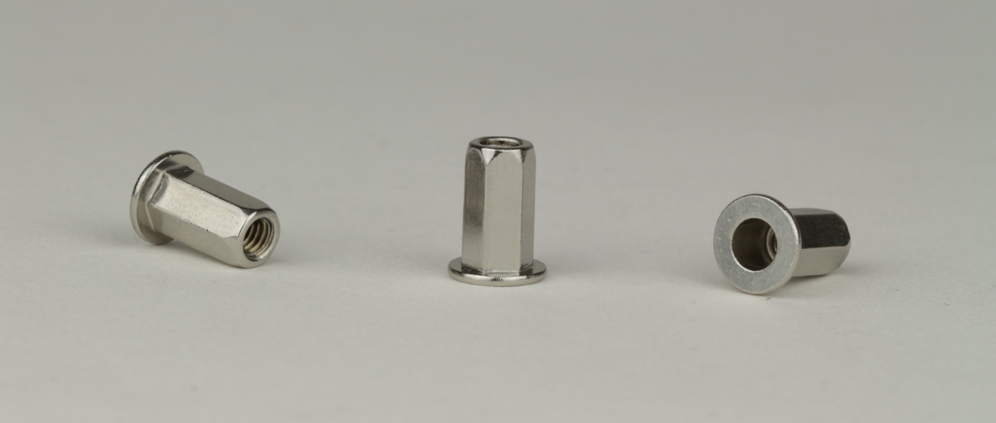 Blindnietmuttern Edelstahl A2 M 6x15,5 Flachkopf Sechskantschaft - Klemmbereich 0,5-3,0 mm