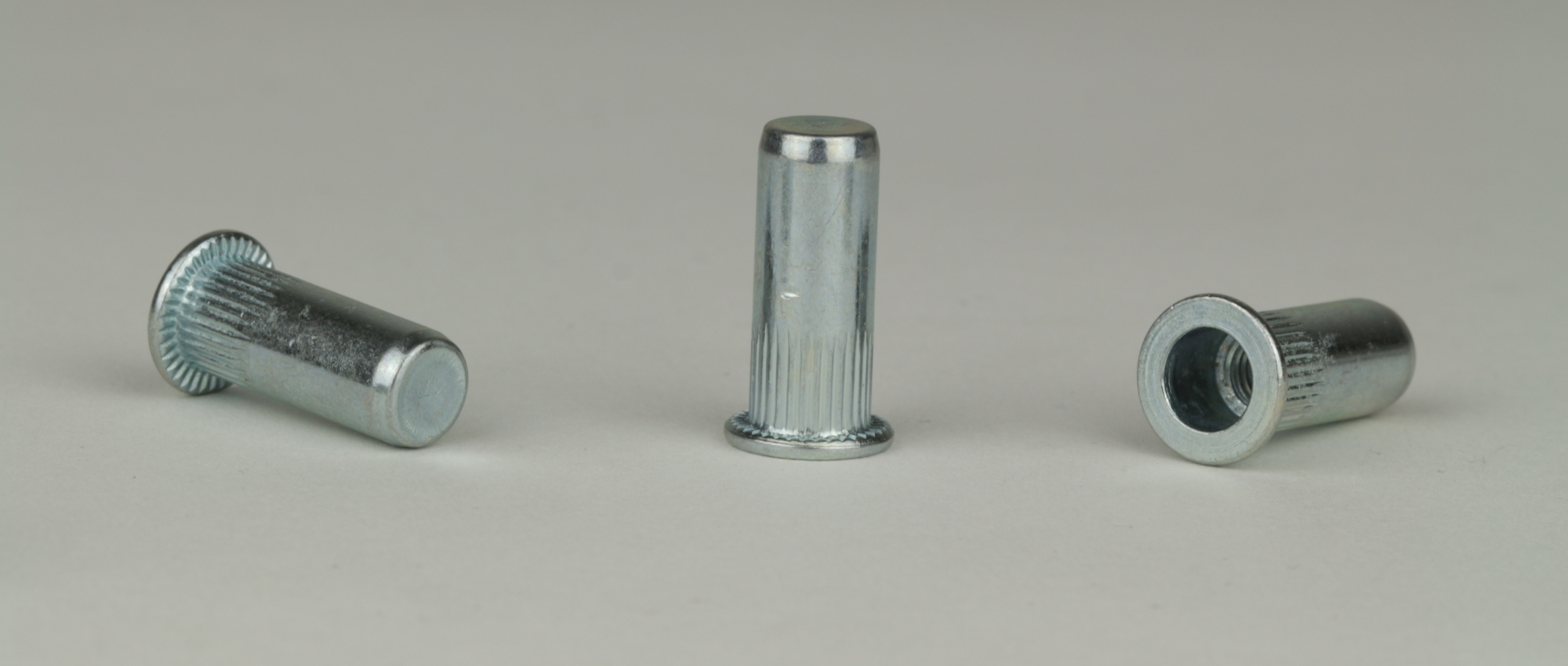 Blindnietmuttern - Stahl verzinkt - Flachkopf GESCHLOSSEN -  Klemmbereich 0,5-3,0 mm - M 8x26,5