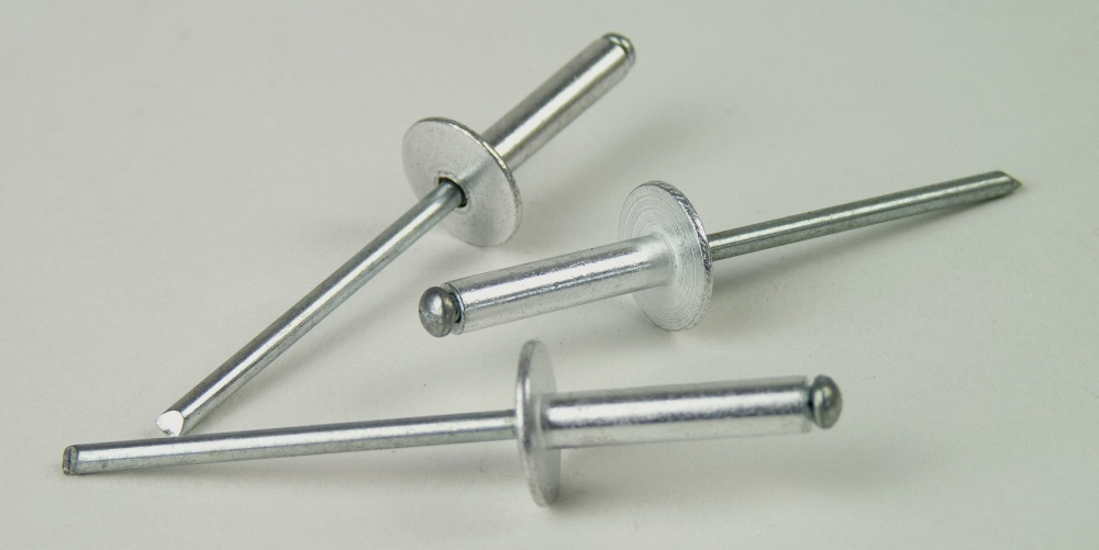 Blindniete Alu/Stahl verzinkt Großkopf 16 - 4,8x10 - Klemmbereich 3,5 - 5,5 mm