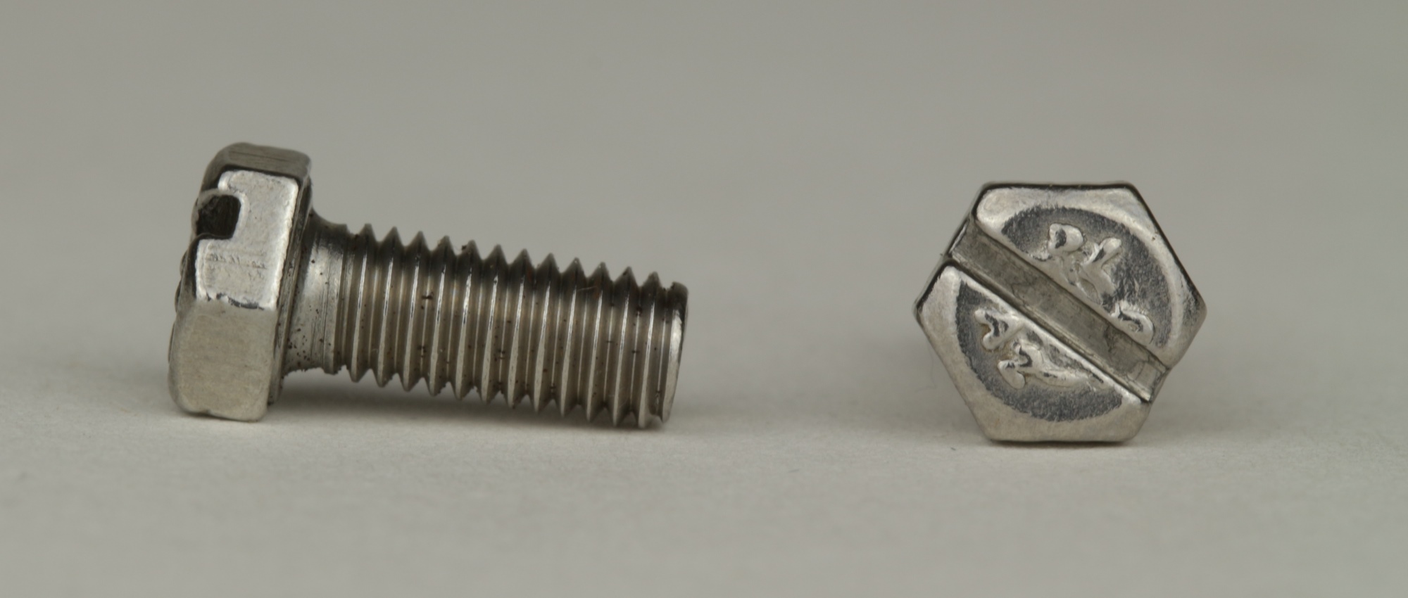 DIN 933 SZ - Edelstahl A2 - M 4x18 - Sechskantschrauben mit Gewinde bis Kopf und Schlitz