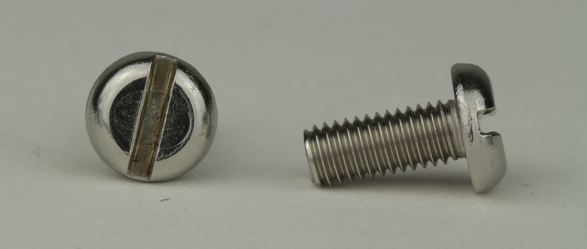 DIN 85 - Edelstahl A2 - M 2x14 - Flachkopfschrauben mit Schlitz